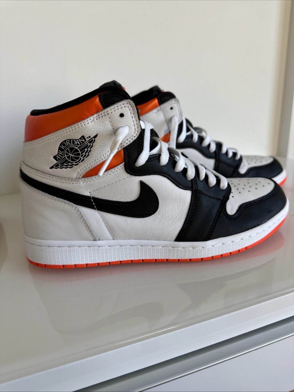 Nike Air Jordan 1 Mid White Black Orange
